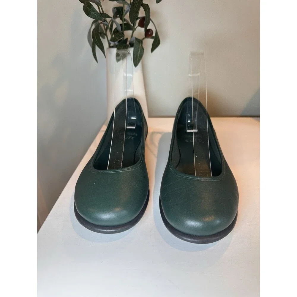 Clarks Dark Green Leather Cushion Soft Ballet Flats Slip On Shoes Womens Size 4